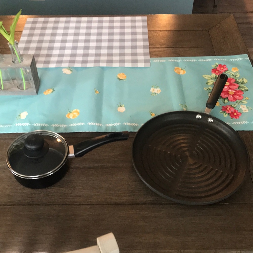 Griddle Pan and mini pot